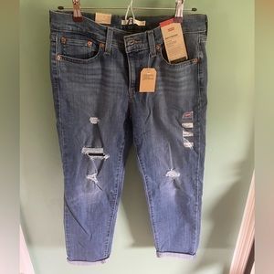 Levi’s boyfriend jeans size 28